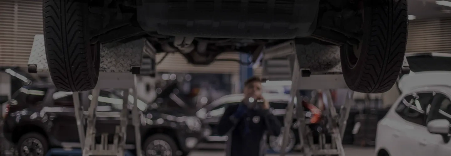 Auto-Killan vauriokorjaamolla on merkkikoulutetut mekaanikot ja viimeisin tieto tehtaalta. Teemme ammattitaidolla kaikki mahdolliset autojen korjaustyöt.