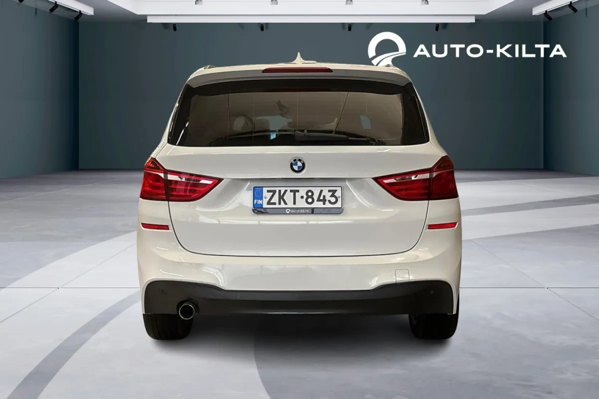 BMW 216
