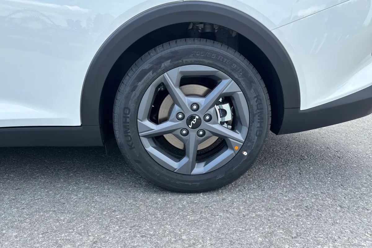 Kia K4