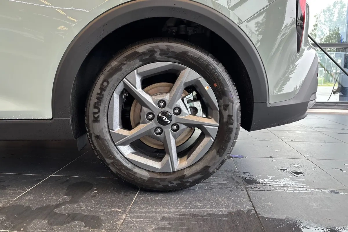 Kia K4