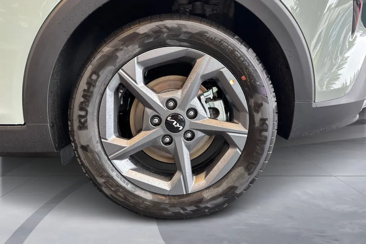 Kia K4