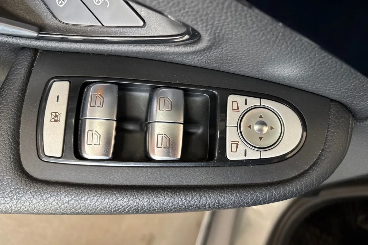 Mercedes-Benz C