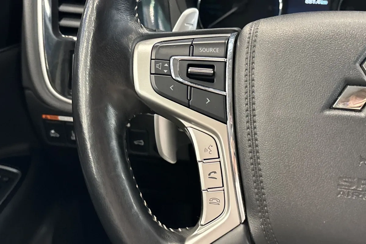 MITSUBISHI Outlander PHEV