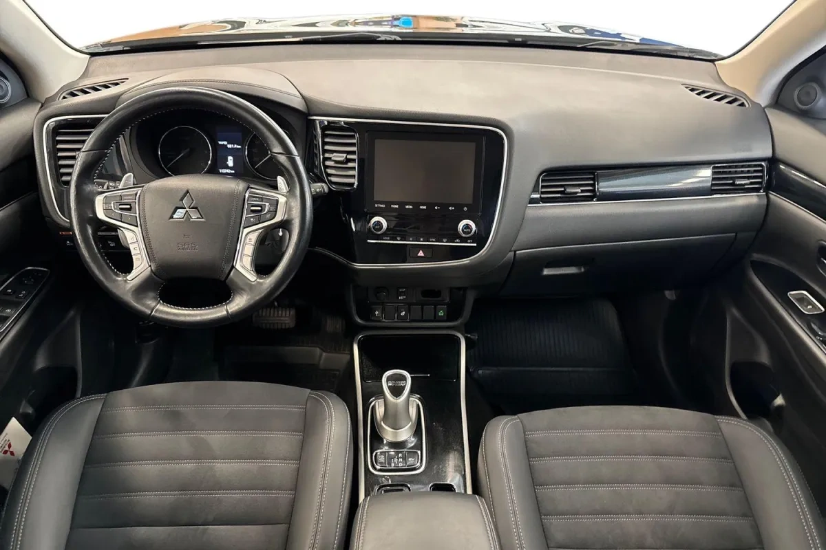 MITSUBISHI Outlander PHEV