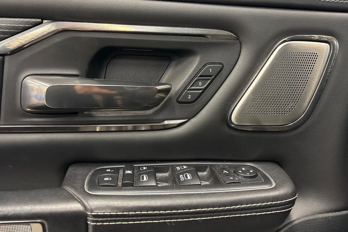 Ram 1500 Limited Crew Cab