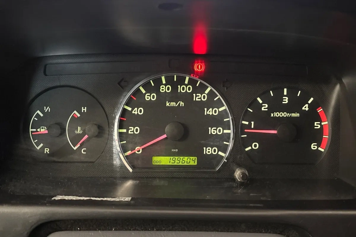 TOYOTA HIACE