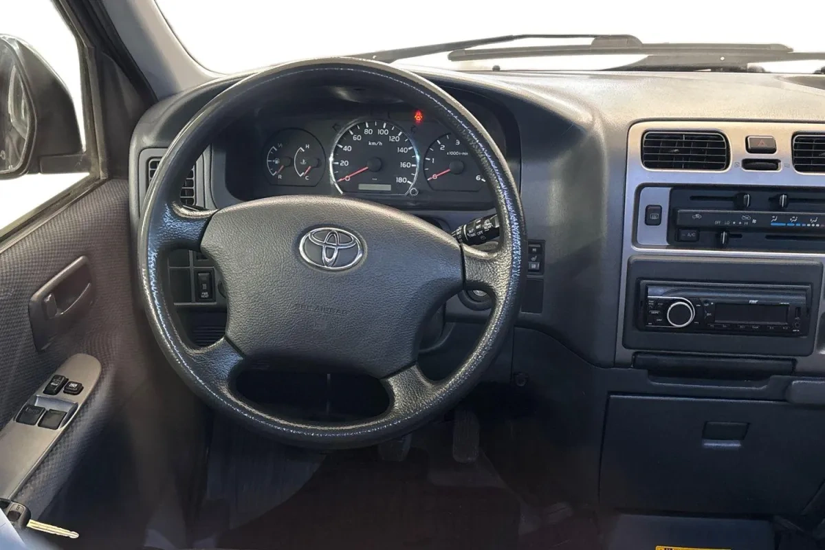 TOYOTA HIACE