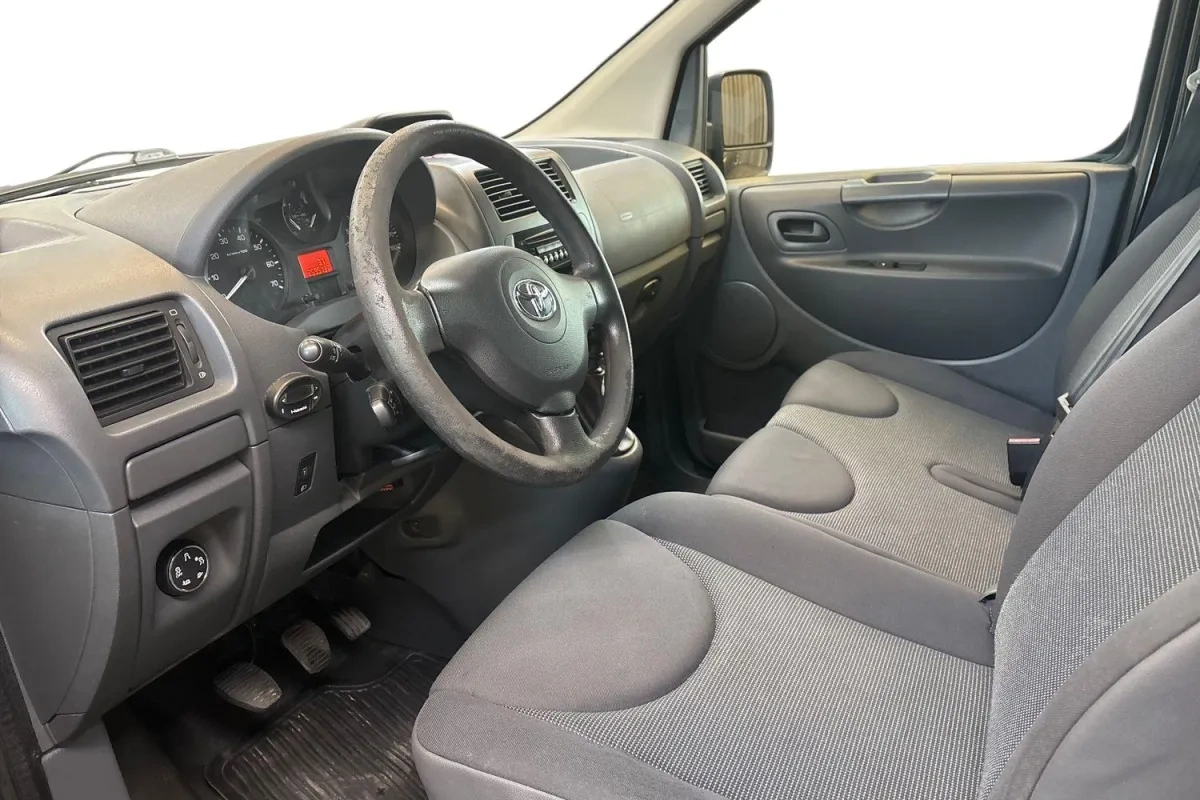 TOYOTA PROACE