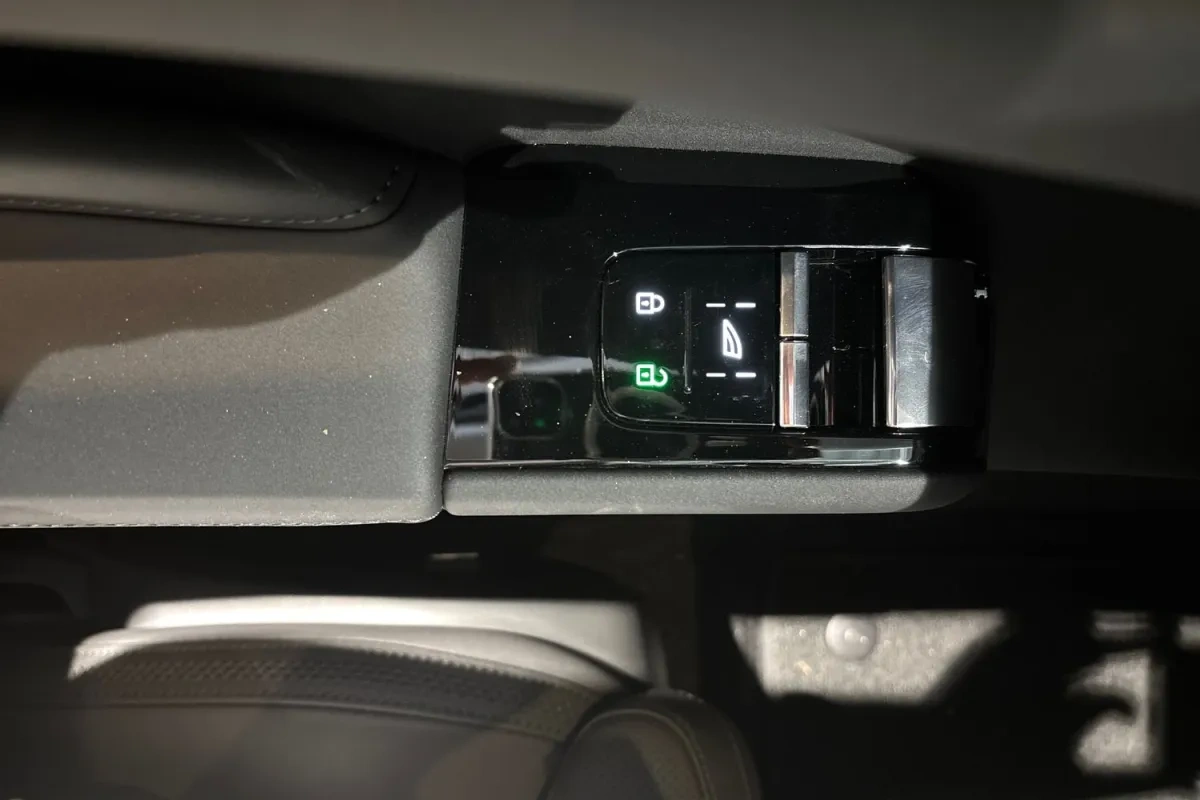 Volvo ES90