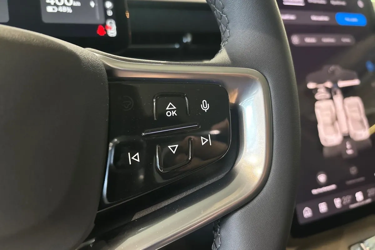 Volvo ES90