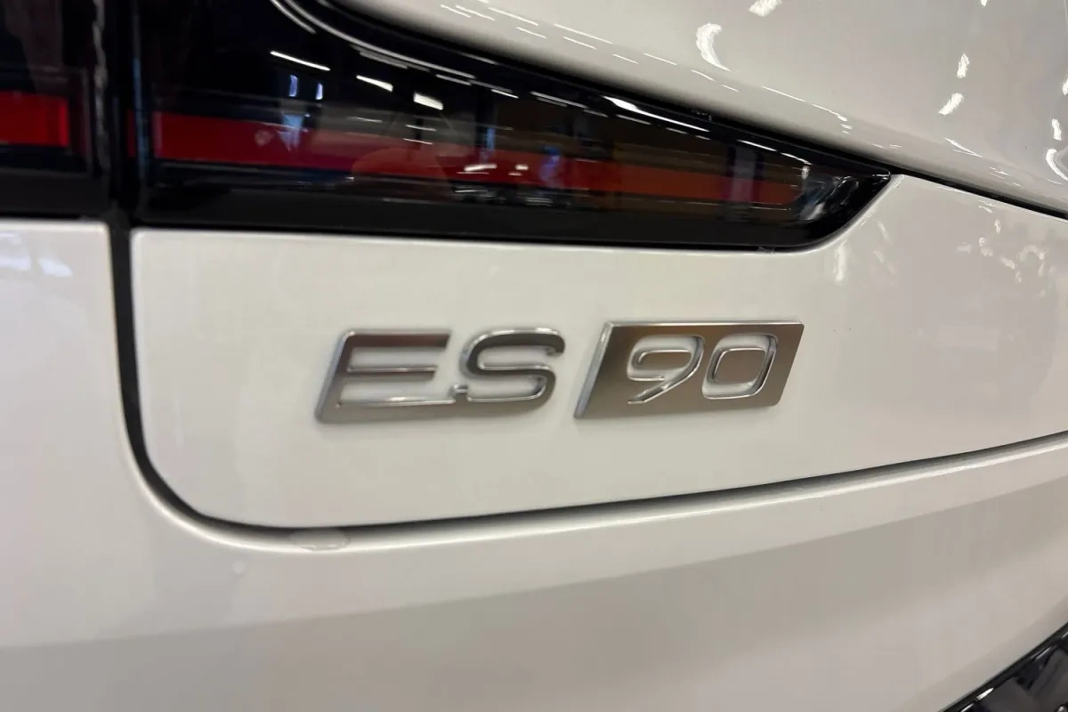 Volvo ES90
