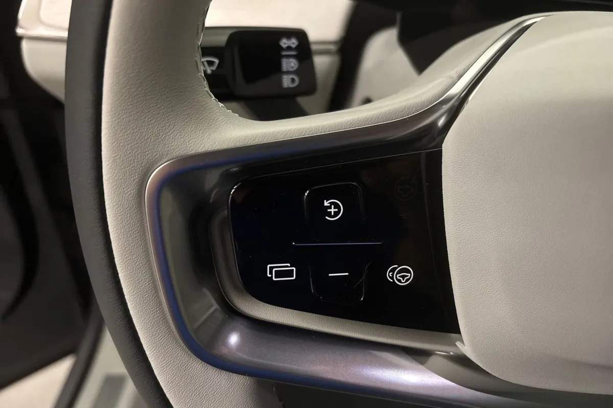 Volvo ES90