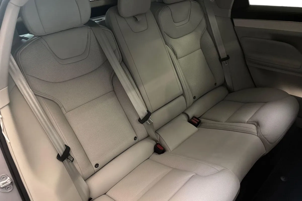 Volvo ES90