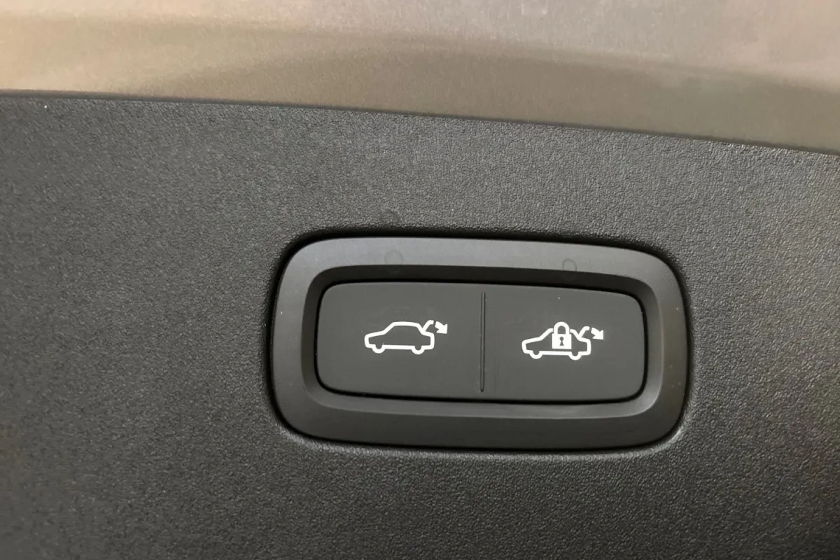 Volvo ES90