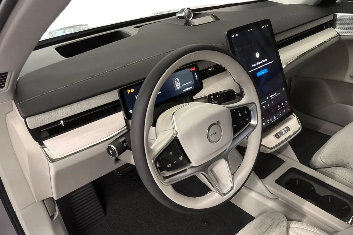 Volvo ES90