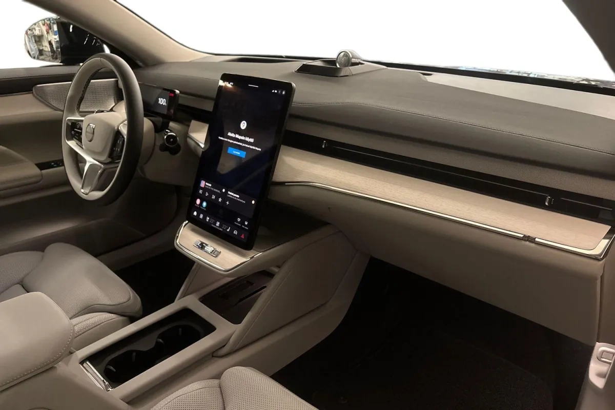 Volvo ES90