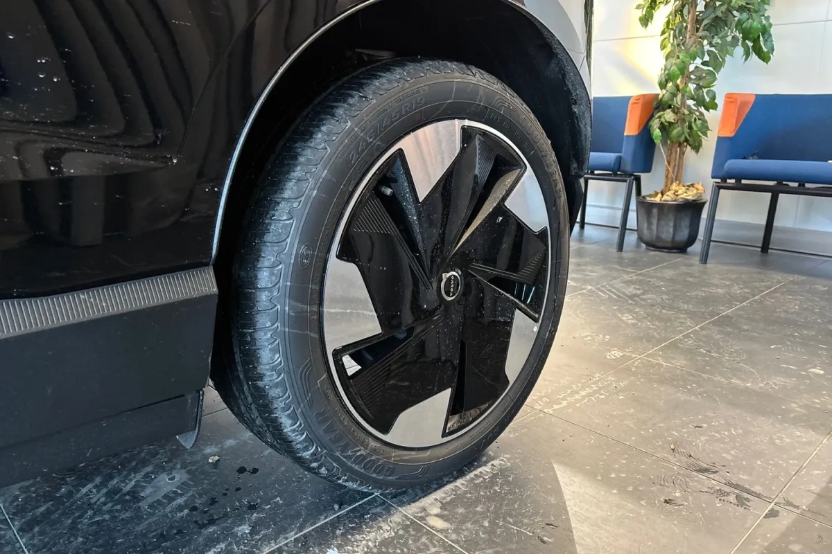 Volvo EX30