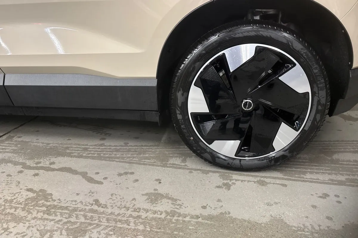 Volvo EX30