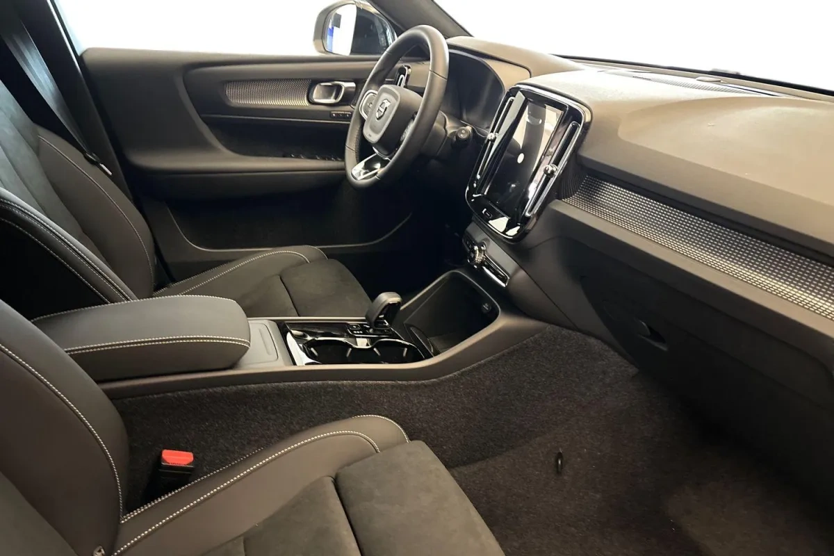 Volvo EX40