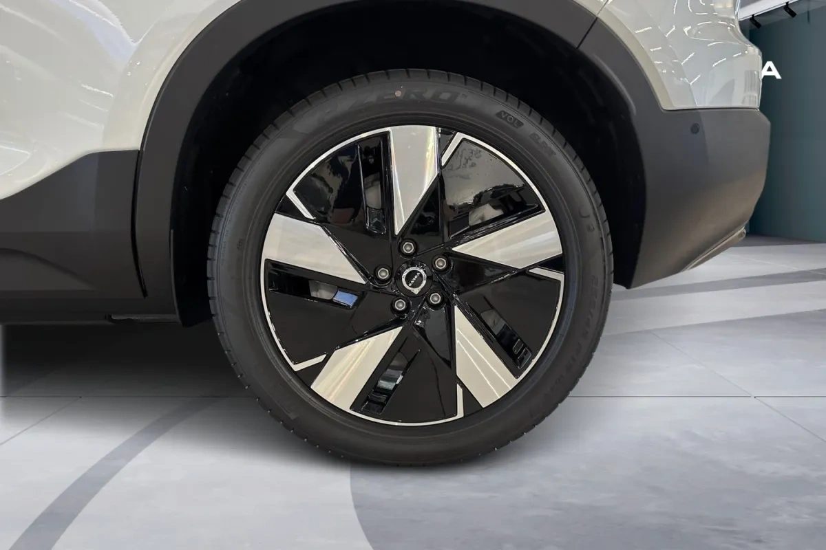 Volvo EX40