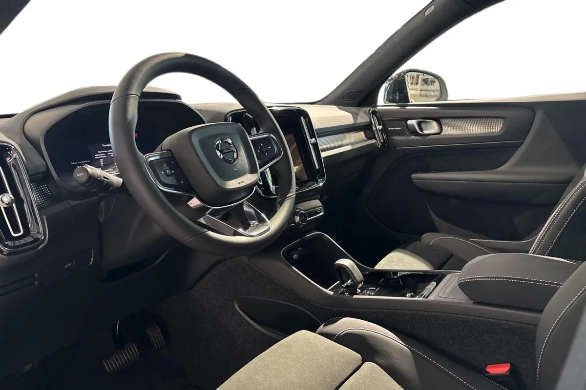 Volvo EX40