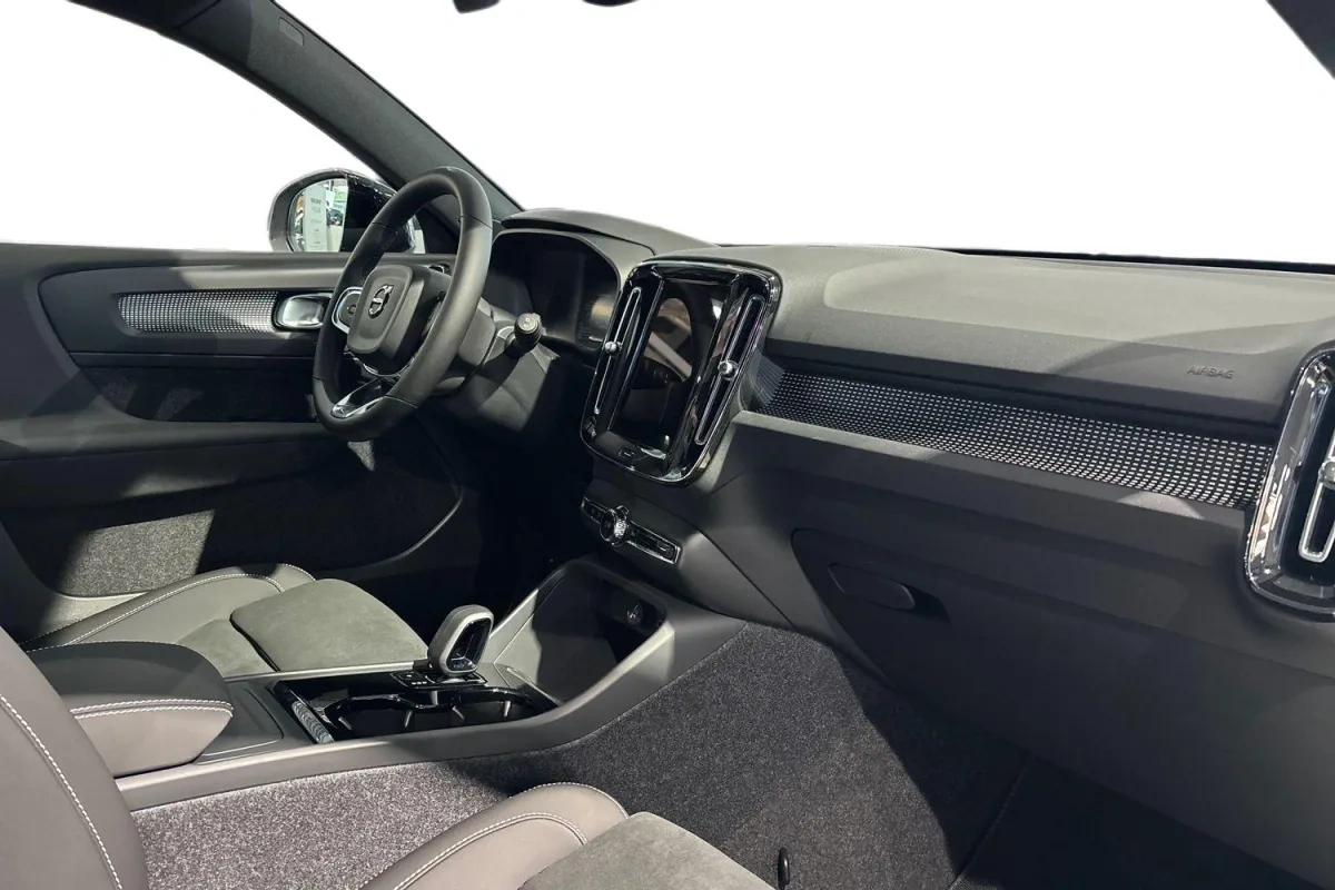Volvo EX40