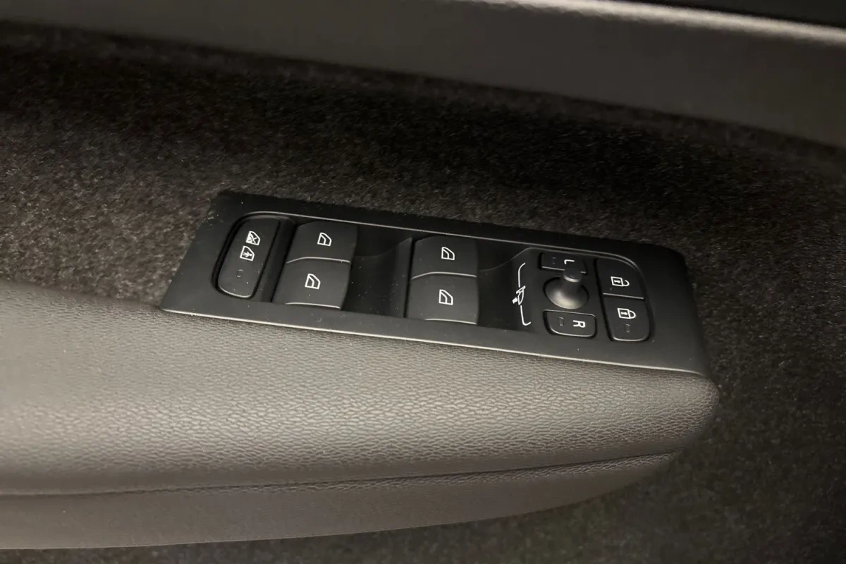 Volvo EX40