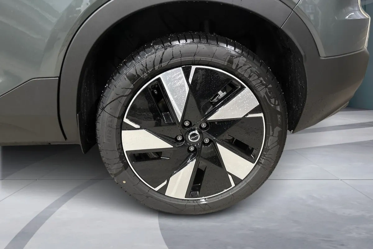 Volvo EX40