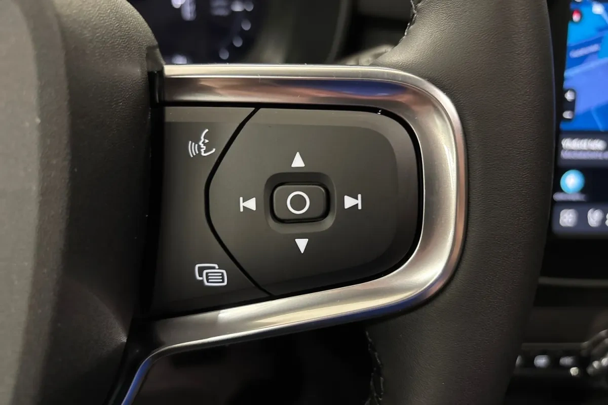 Volvo EX40