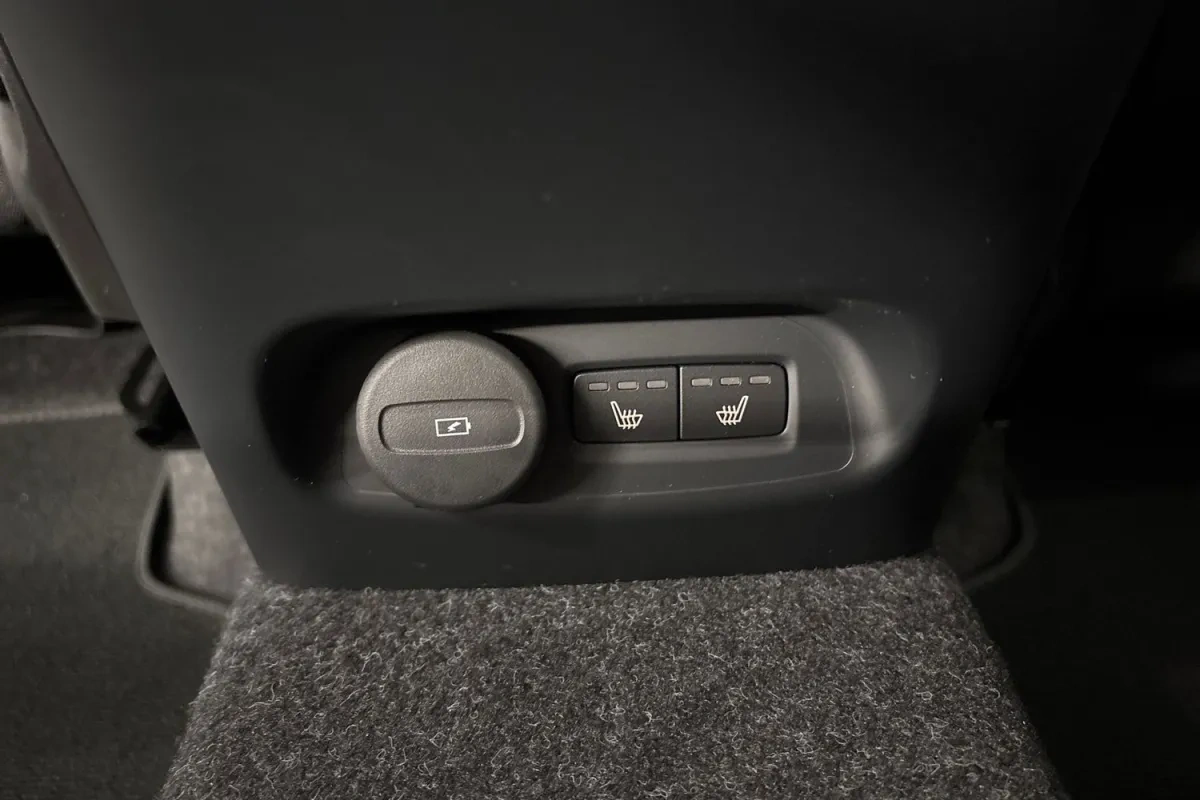 Volvo EX40