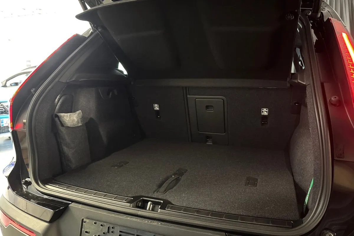 Volvo EX40
