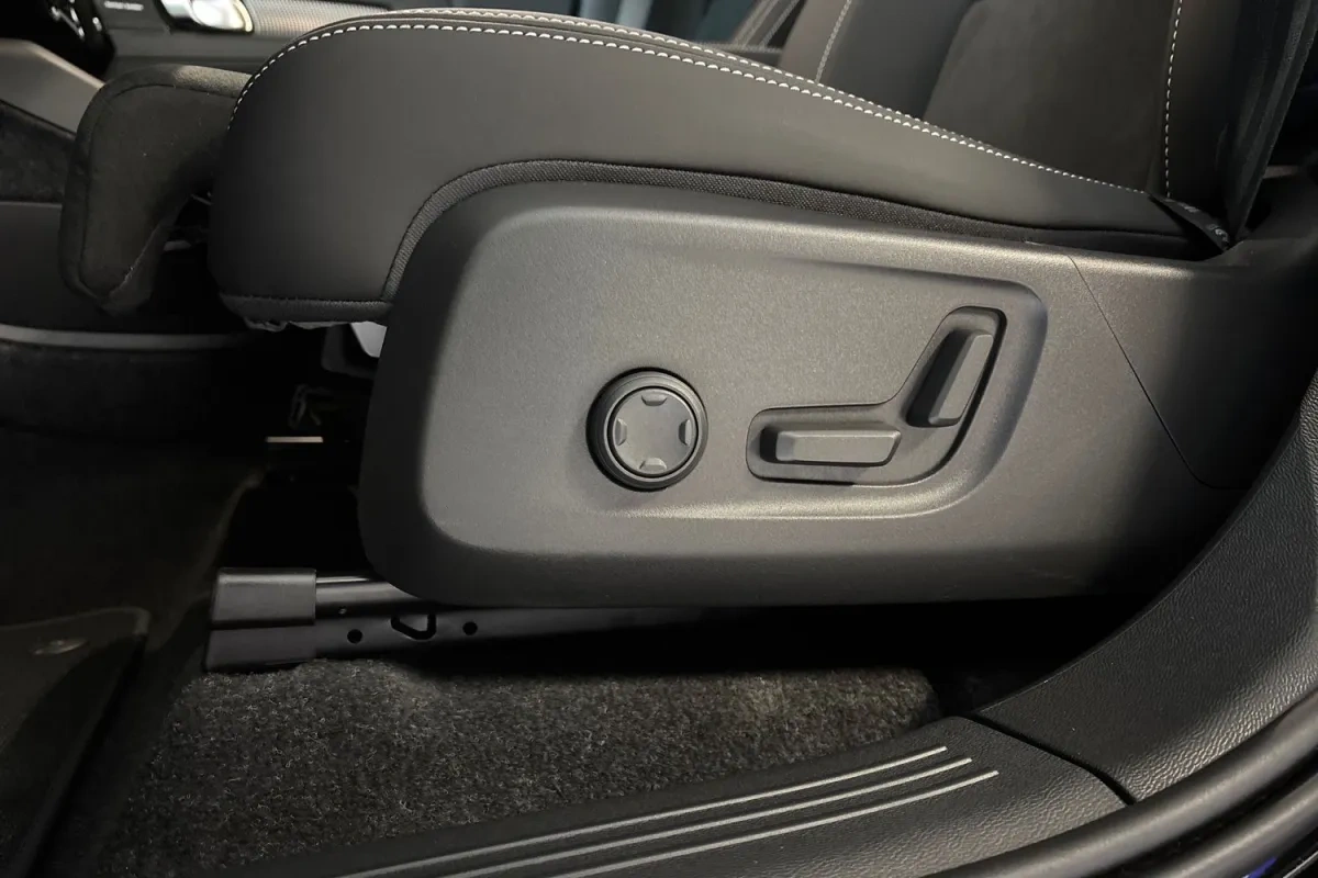 Volvo EX40
