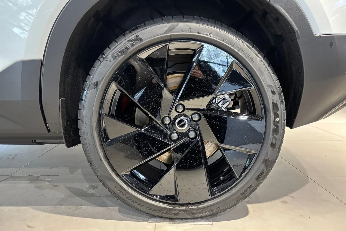 Volvo EX40