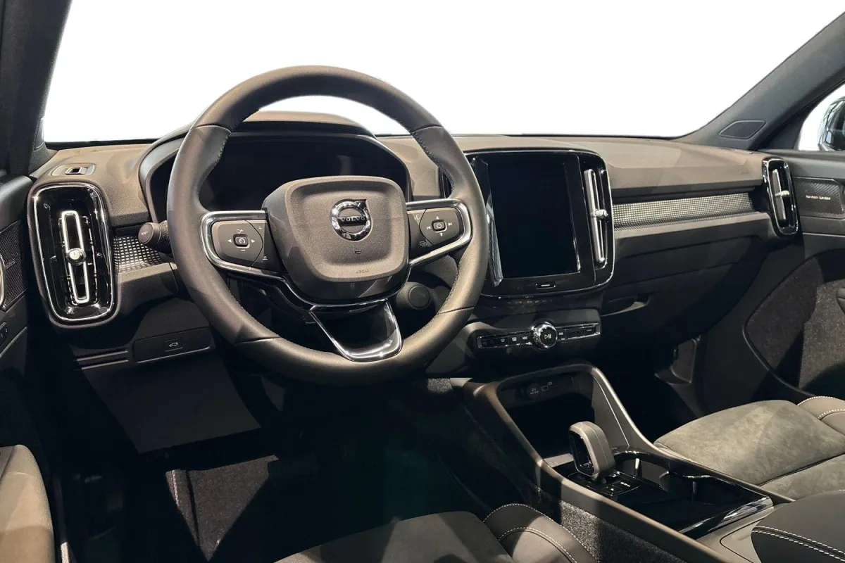 Volvo EX40