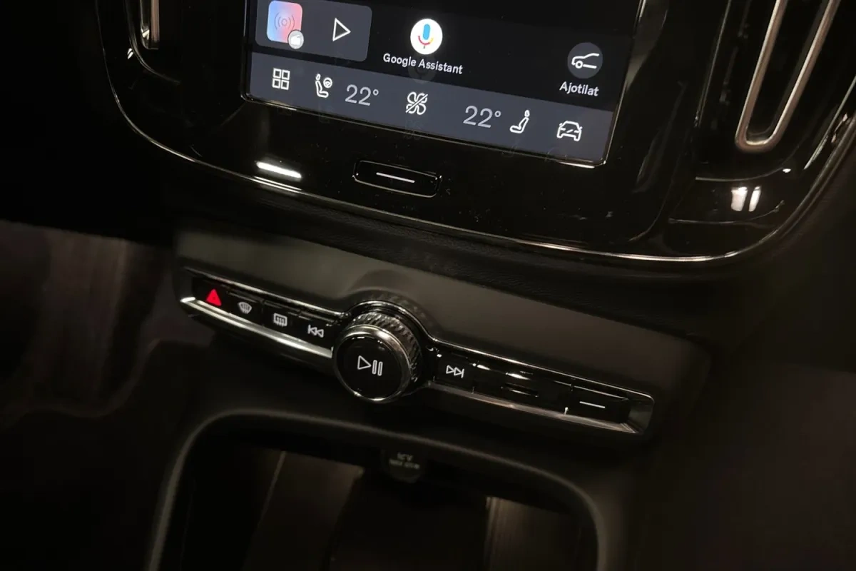 Volvo EX40