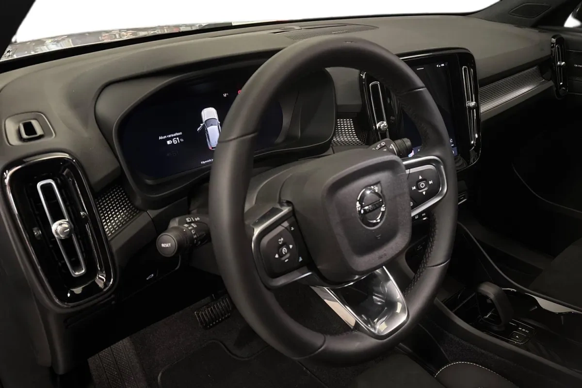 Volvo EX40