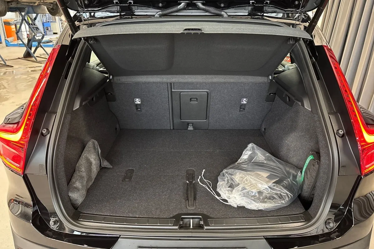 Volvo EX40