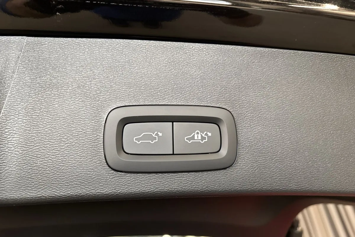 Volvo EX40