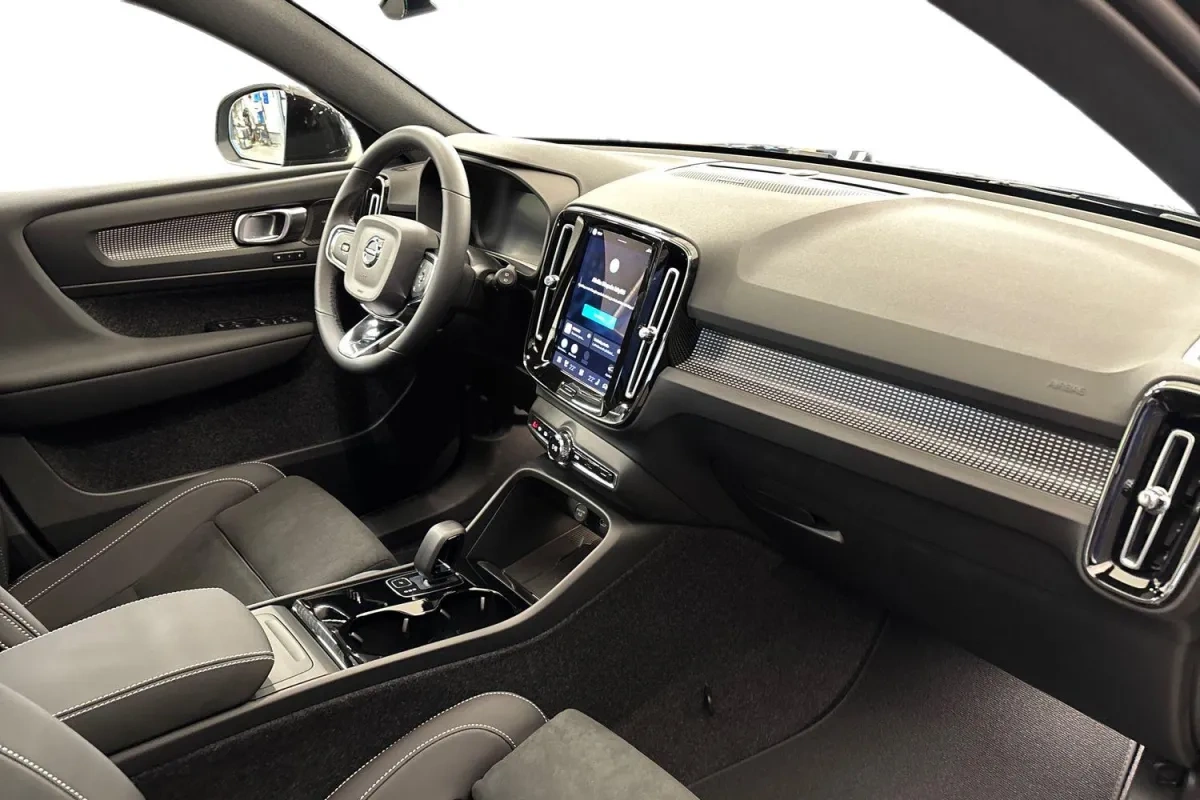 Volvo EX40