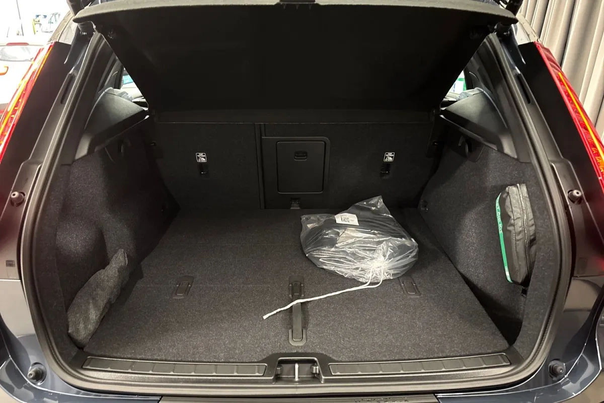 Volvo EX40