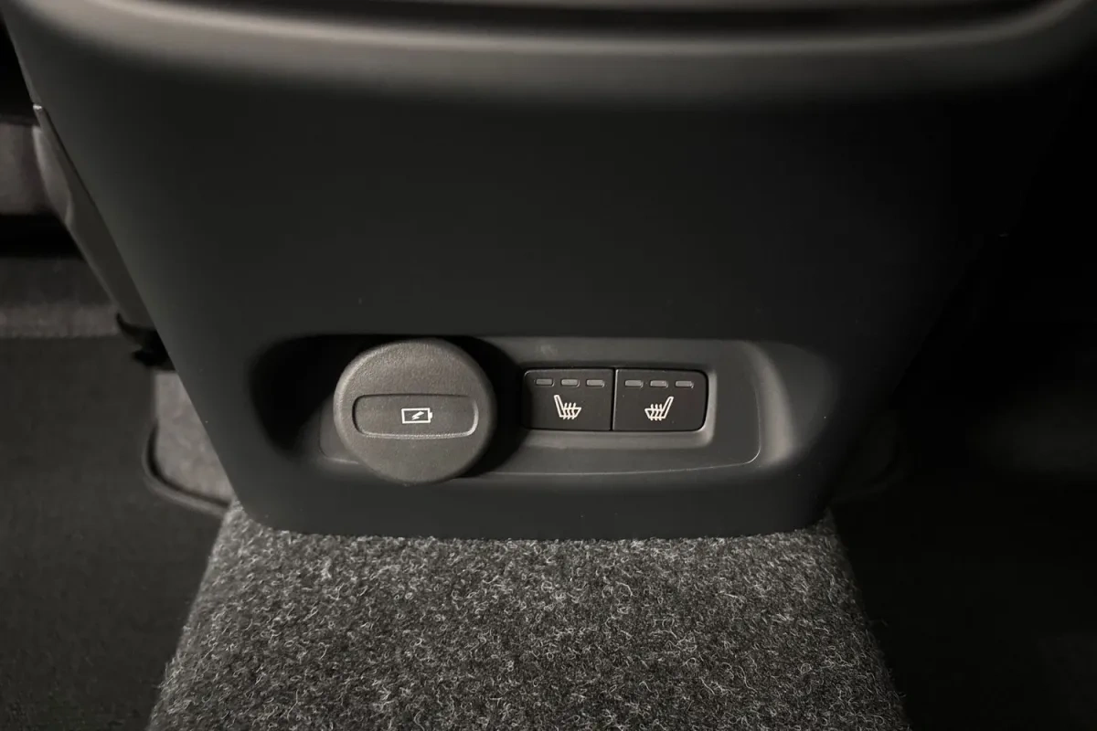 Volvo EX40