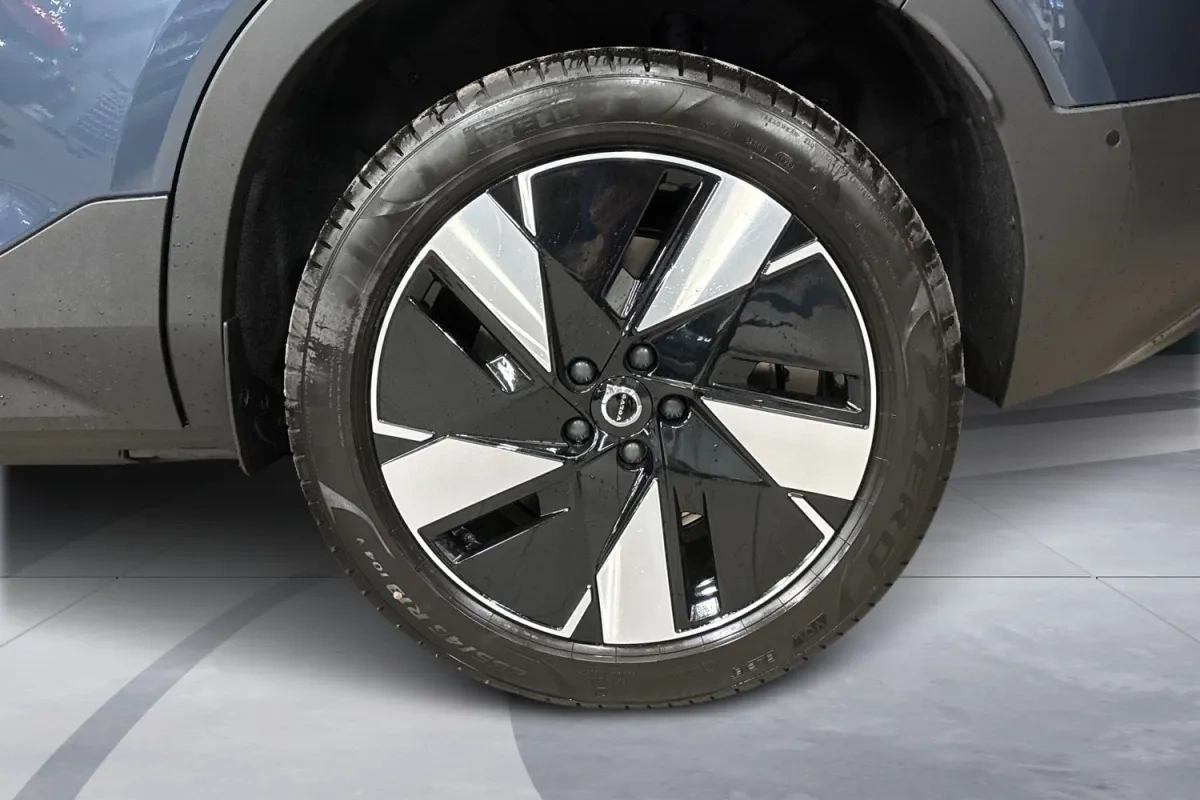 Volvo EX40