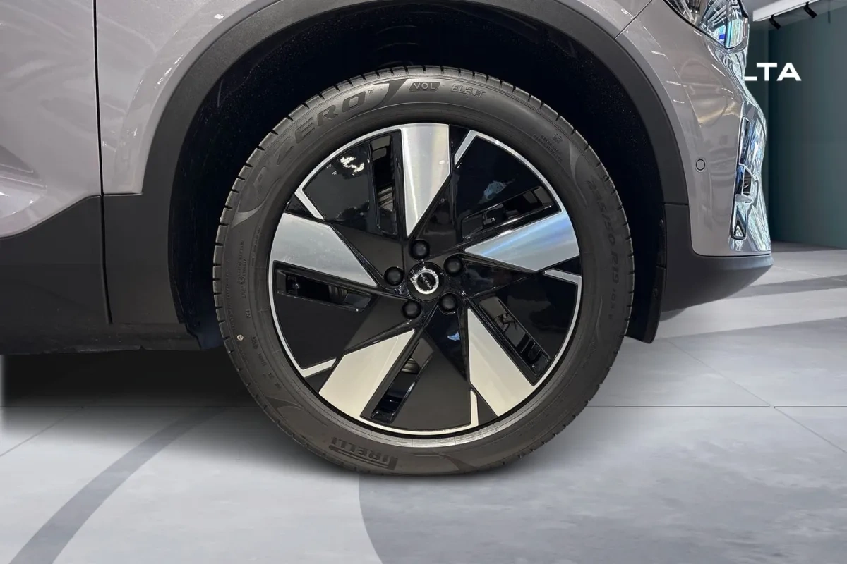 Volvo EX40