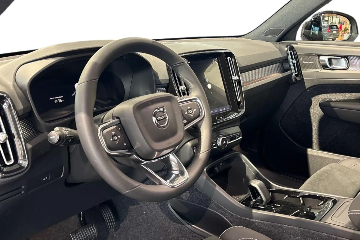 Volvo EX40