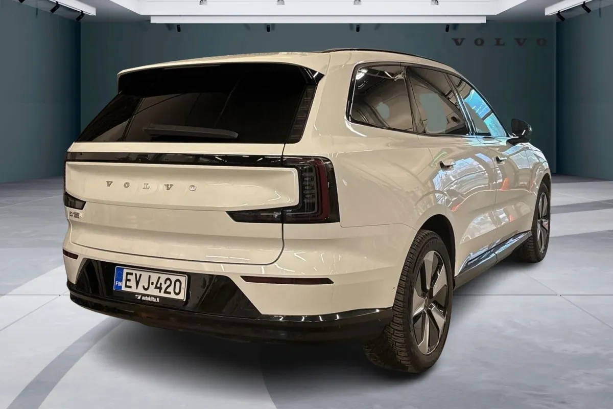 Volvo EX90