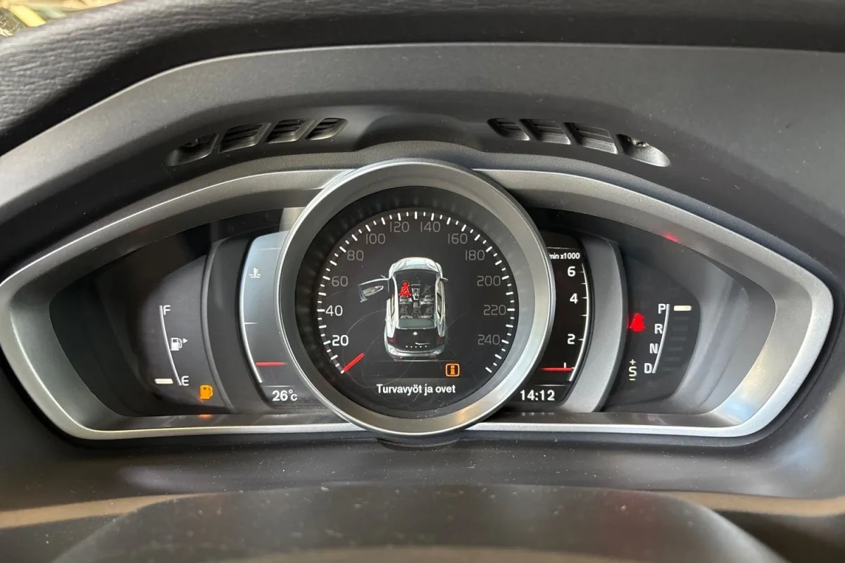 VOLVO V40