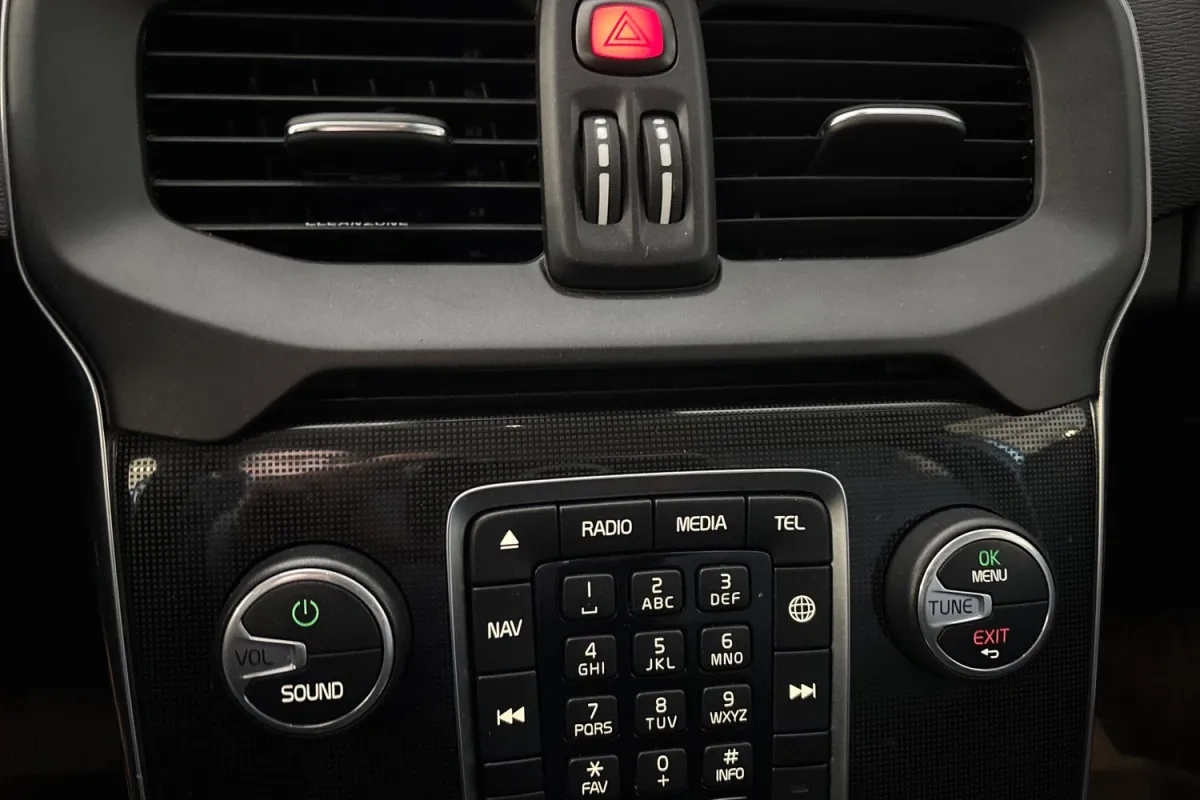 VOLVO V40