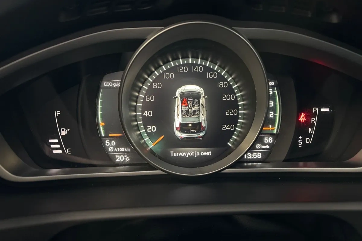 VOLVO V40