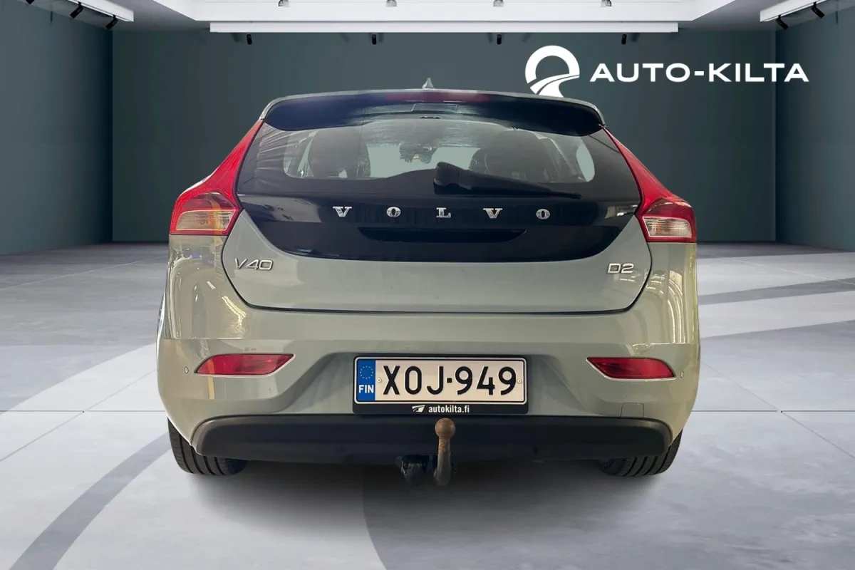 VOLVO V40