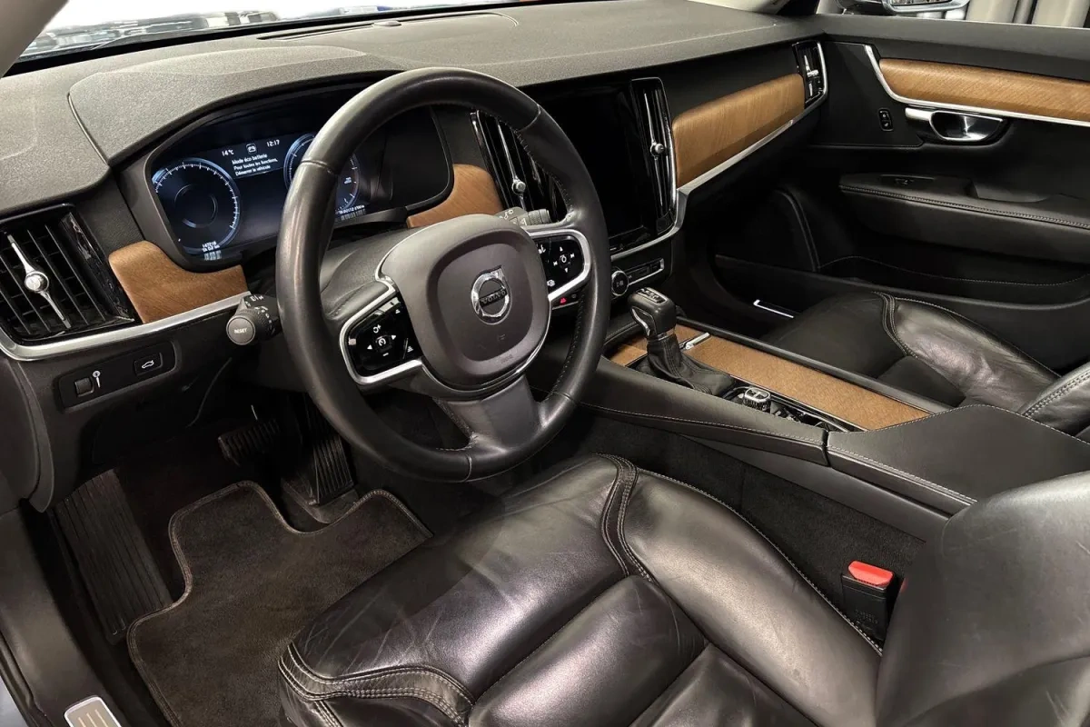 Volvo V90